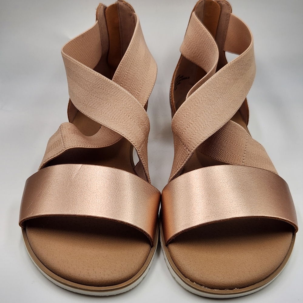 NWOT TORRID Sandles Gold Tones 8.5W